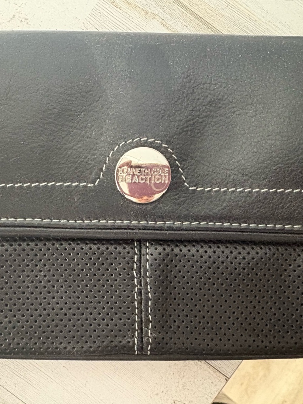 Kenneth Cole Reaction Black Woman’s wristlet